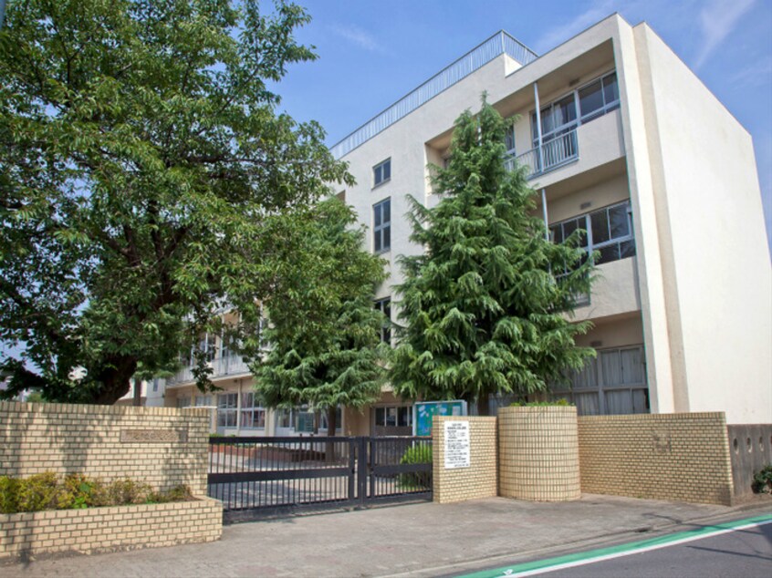 川越市立仙波小学校(小学校)まで260m コンフォート川越富士見町