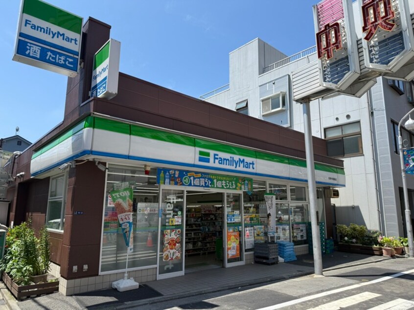 ファミリーマート(コンビニ)まで257m コンフォリア大島