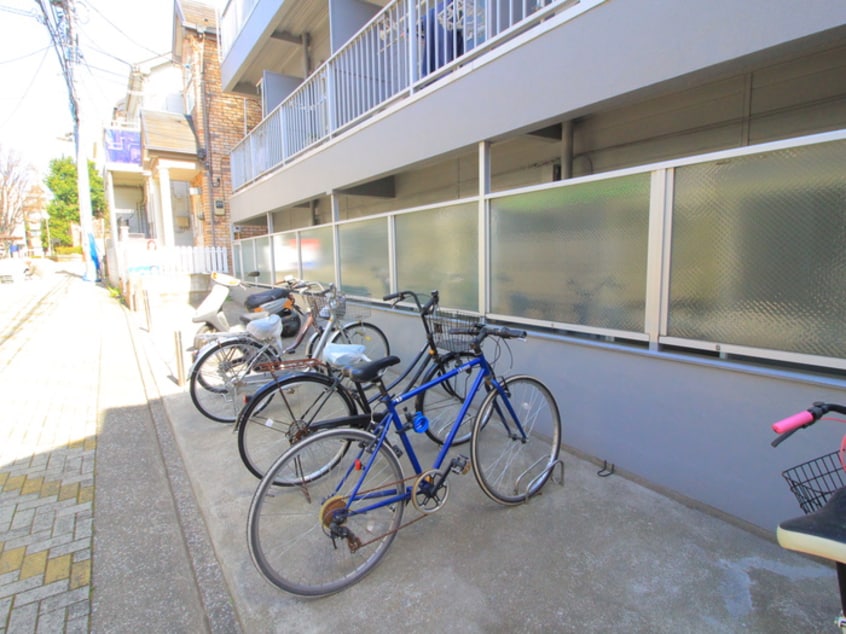 駐輪場 シャトウ北町