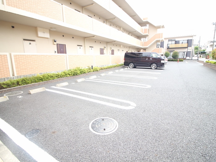 駐車場 メゾンノ－ブル