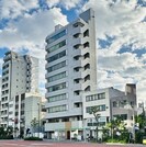 FULL HOUSE MONZENNAKACHOの外観