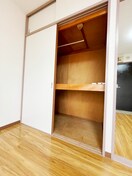 収納 東早ビル