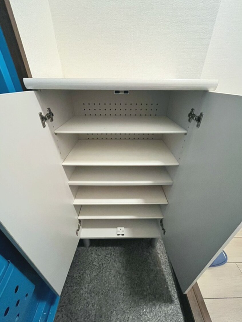靴箱 新海マンション
