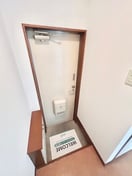 玄関 ウエストヴィレッジ１４
