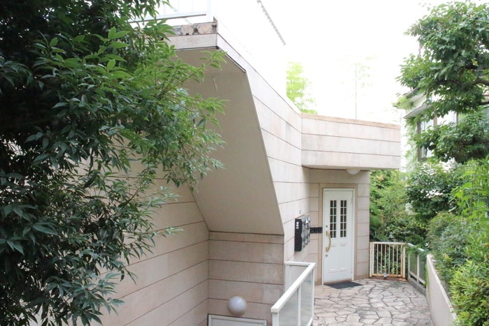 エントランス部分 エンゼル・ガ－デン