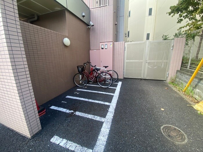 駐輪場 ドミ－ル聖蹟桜ヶ丘