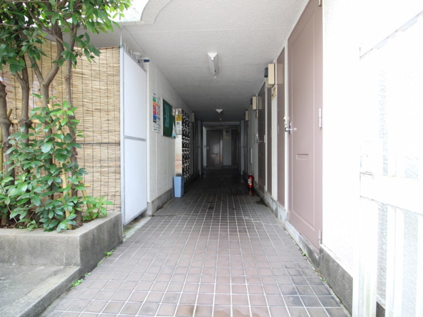 エントランス部分 レジデンス　イズミ