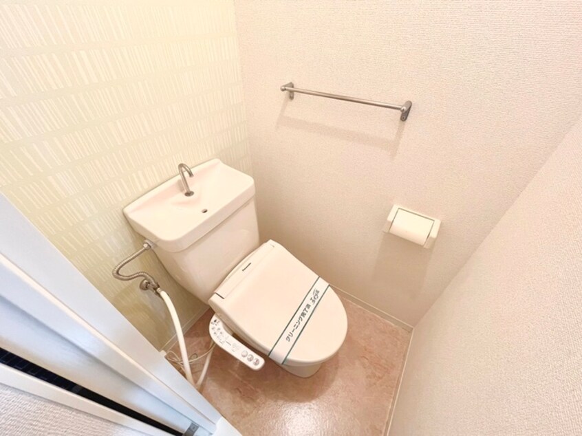 トイレ アズ－ルナカオ