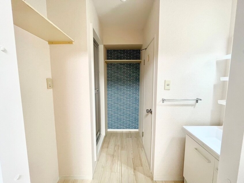 内観写真 アズ－ルナカオ