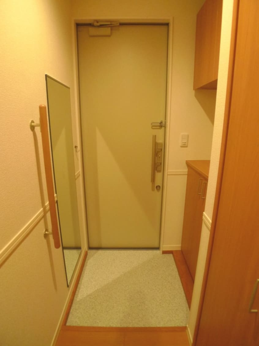 玄関 フルールヴェルテ