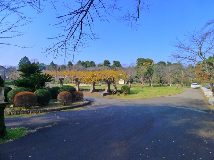 里見公園(公園)まで1800m オキナマンション