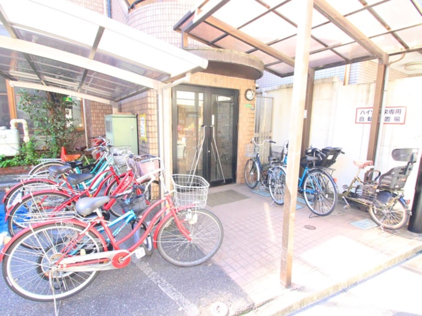 駐輪場 ハイツ幸栄