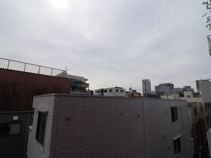 室内からの展望 ア－ツ白金