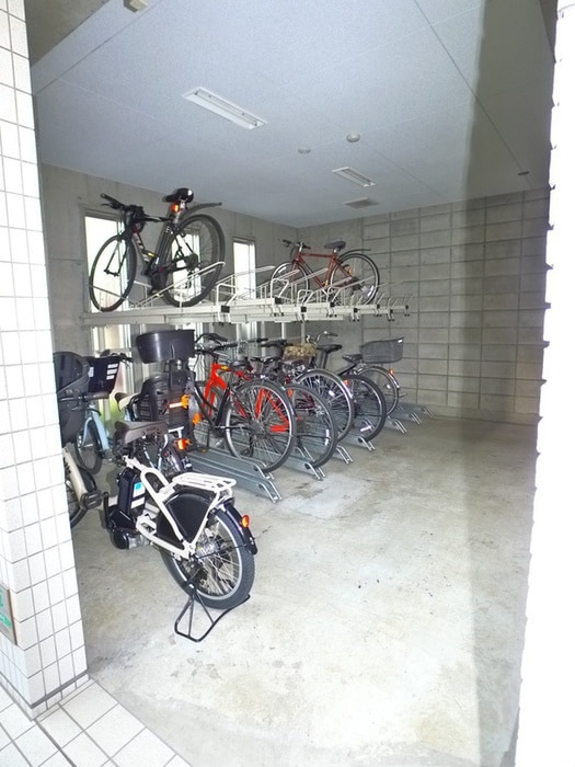 駐輪場 Vivace Kasai