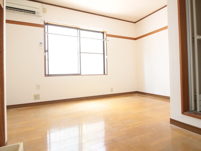 居室 ルミエ－ル代田