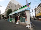 ファミリーマート世田谷新町店(コンビニ)まで130m ドム桜新町