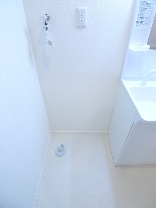 洗濯機置場 Briller Plume（ﾌﾞﾘｴ ﾌﾟﾘｭﾑ）