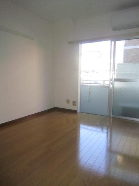 居室 ブロ－ドフラット