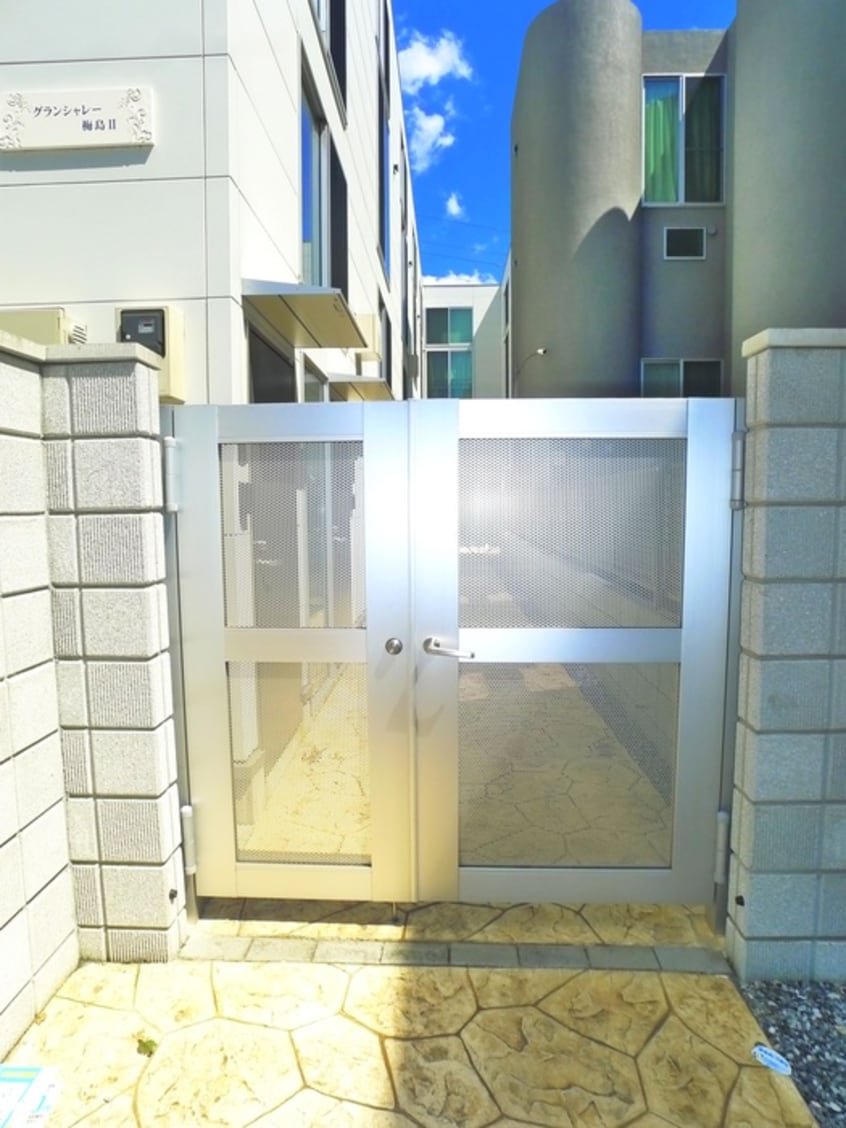 エントランス部分 グランシャレ―梅島Ⅱ