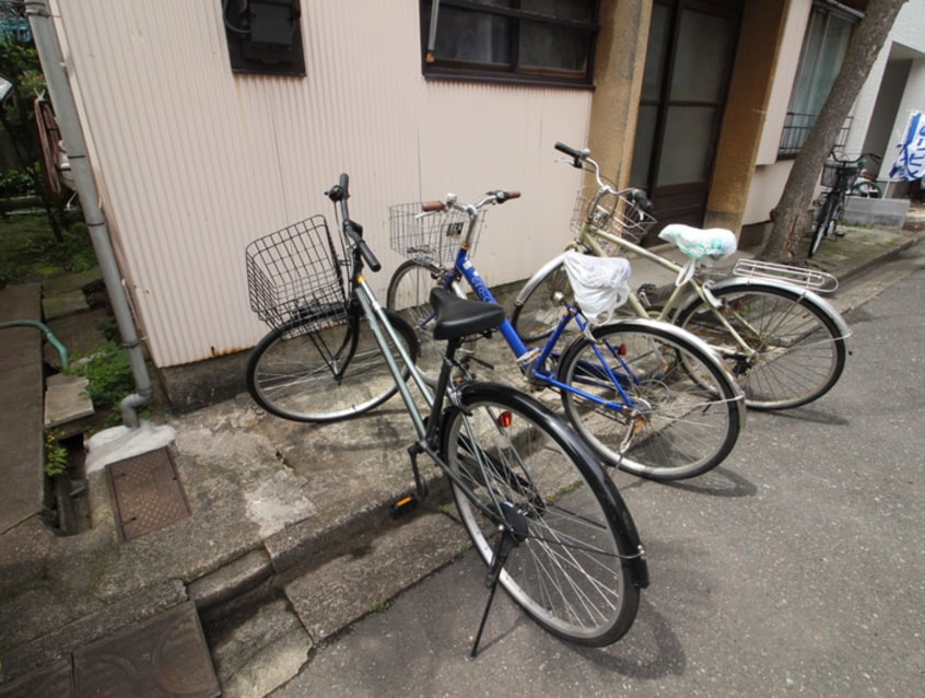 駐輪場 たかみ荘