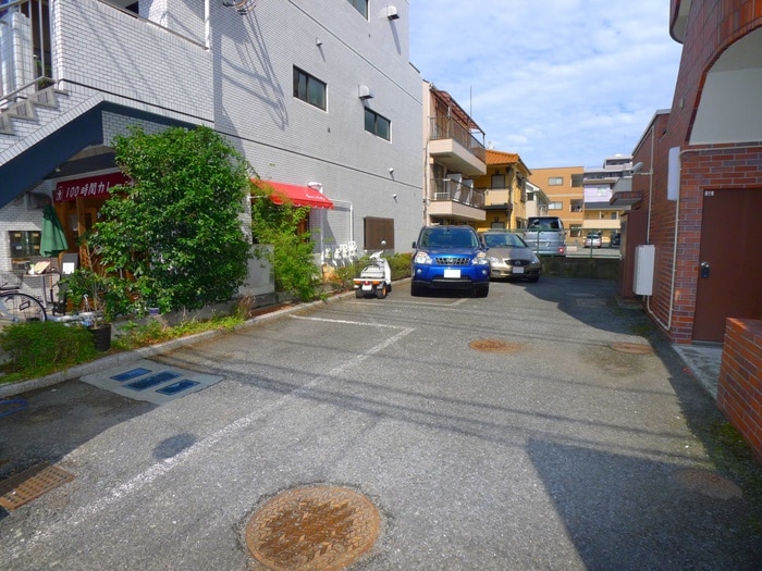 駐車場 メンション　ロータス