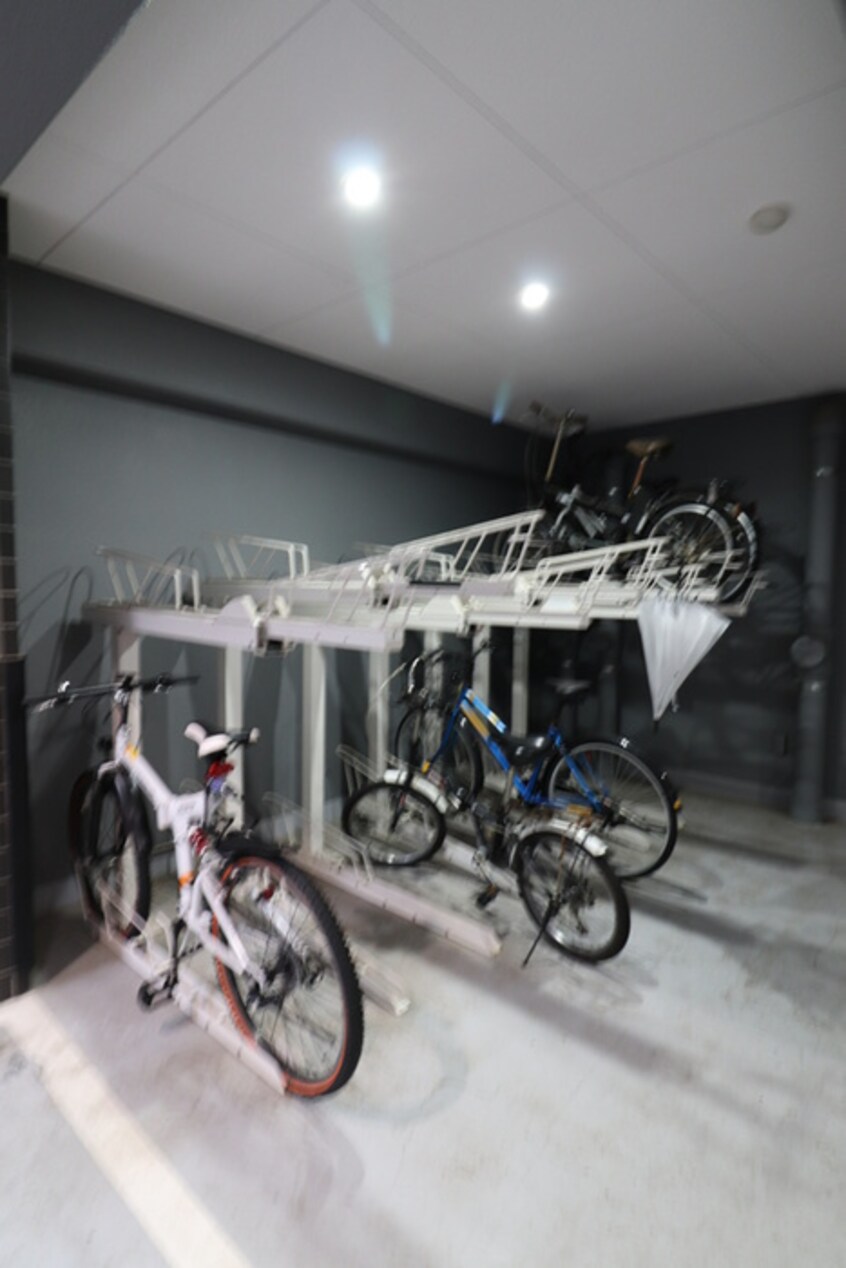 駐輪場 プレミアムキューブ広尾(402)
