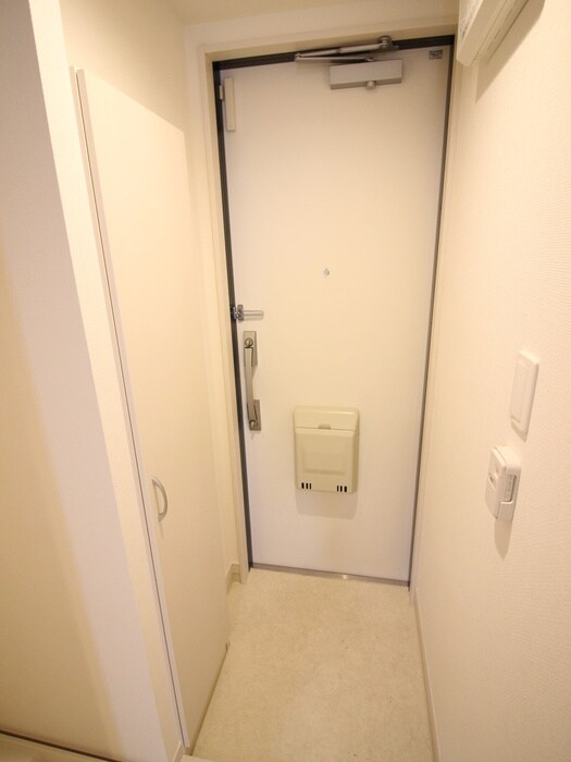 玄関 リブリ･Ｅｓｐｏｉｒ　弐番館