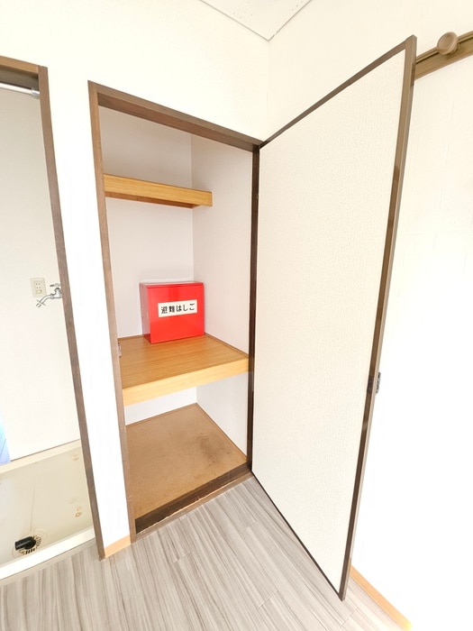 収納 トレ－シ－中山