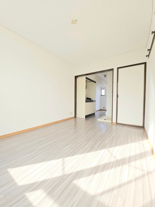 居室 トレ－シ－中山