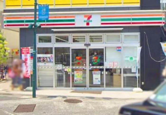 セブンイレブン横浜中山南口(コンビニ)まで106m トレ－シ－中山