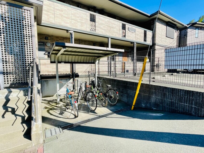 駐輪場 グランディ－ルナギサワ