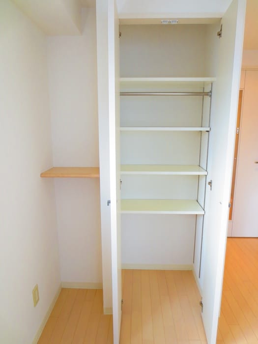 収納 レジディア三越前