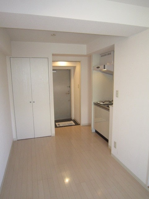 居室 レジディア三越前