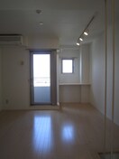 居室 レジディア三越前