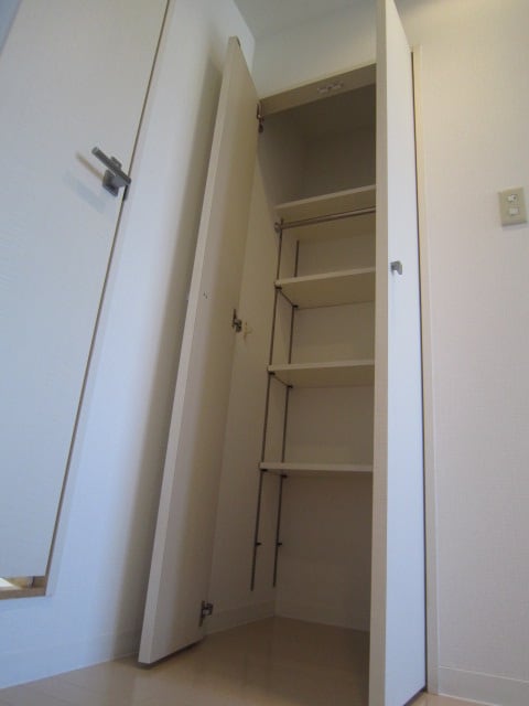 収納 レジディア三越前