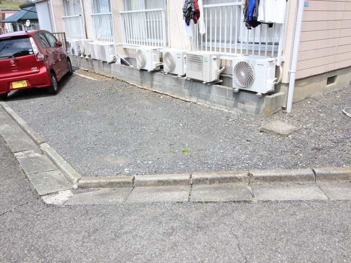 駐車場 クリ－ド栗谷