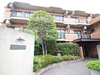 パインクレスト