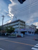 桶川東小学校(小学校)まで130m クレストＣ