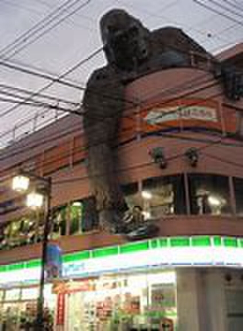 ファミリーマート太子堂３丁目店(コンビニ)まで110m セブンヒルズ三軒茶屋