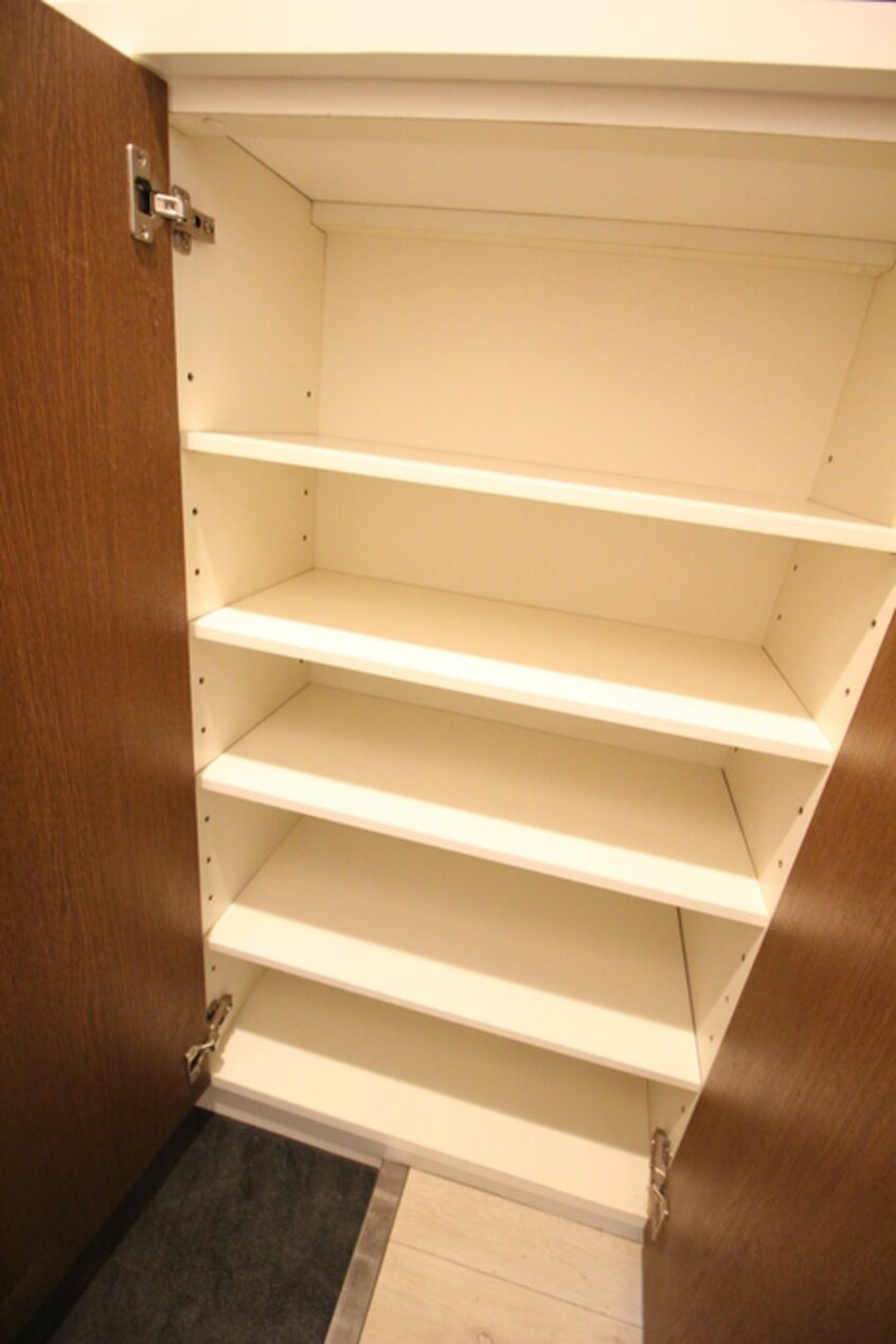 靴箱 ドゥ－エ学芸大学