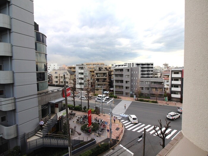 室内からの展望 ドゥ－エ学芸大学