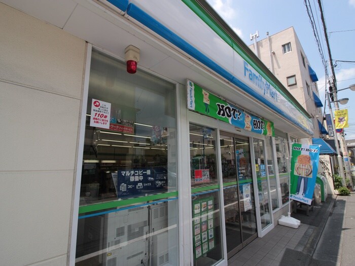 ファミリーマート学芸大学駅南店(コンビニ)まで550m ドゥ－エ学芸大学