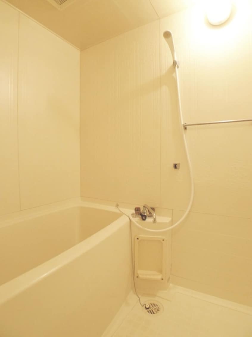 バス／シャワールーム等 ブルジョン７