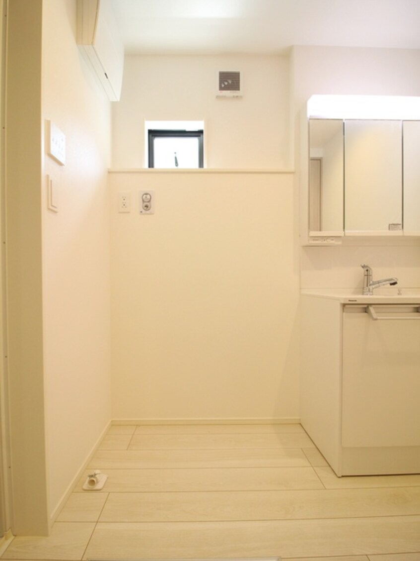 洗濯機置場 Ｋｏｌｅｔ谷塚