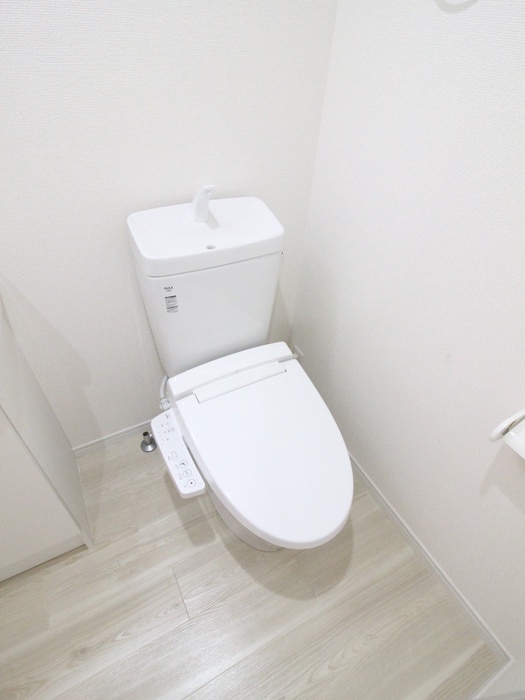 トイレ Ｒａｆｆｉｎａ　Ｗａｒａｂｉ