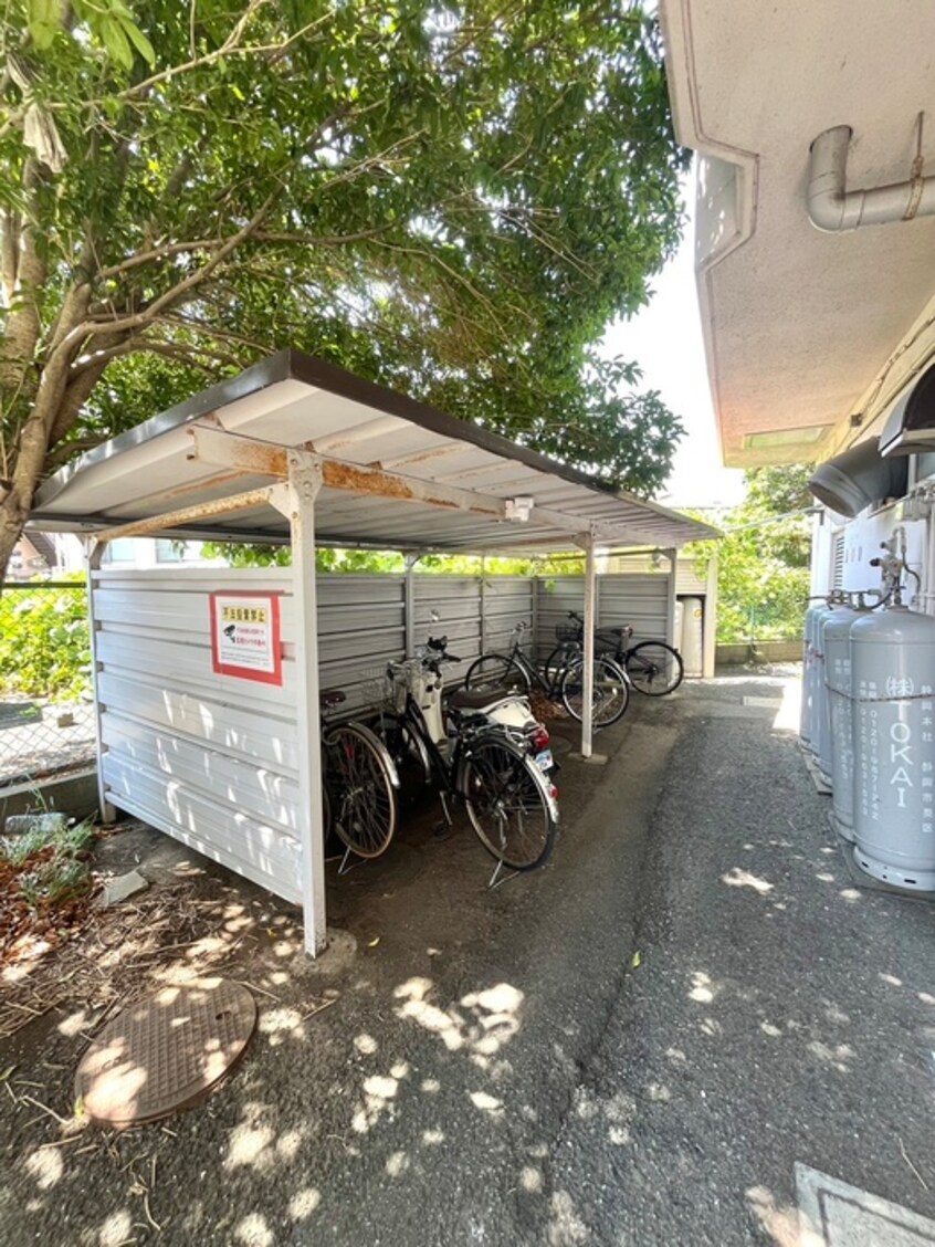 駐輪場 オスカービレッジ善行