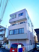 ファミール クリハラの外観