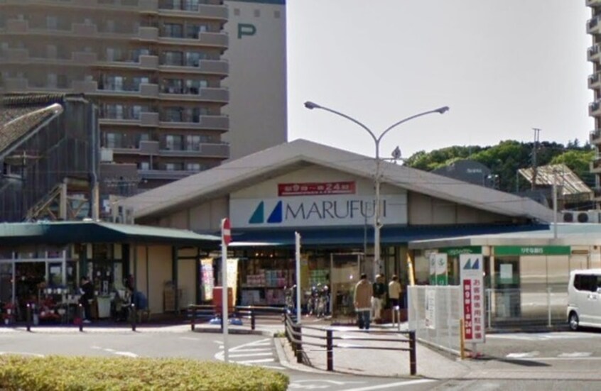 マルフジ東青梅店(スーパー)まで220m エスカイア100東青梅第一