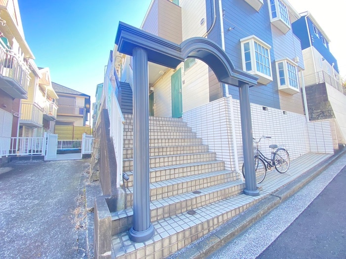 外観写真 レオパレス新杉田