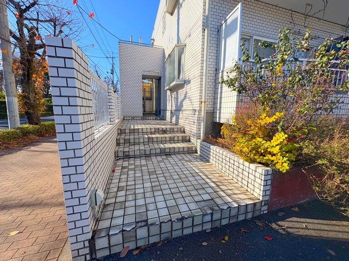 エントランス部分 プレステージ狛江